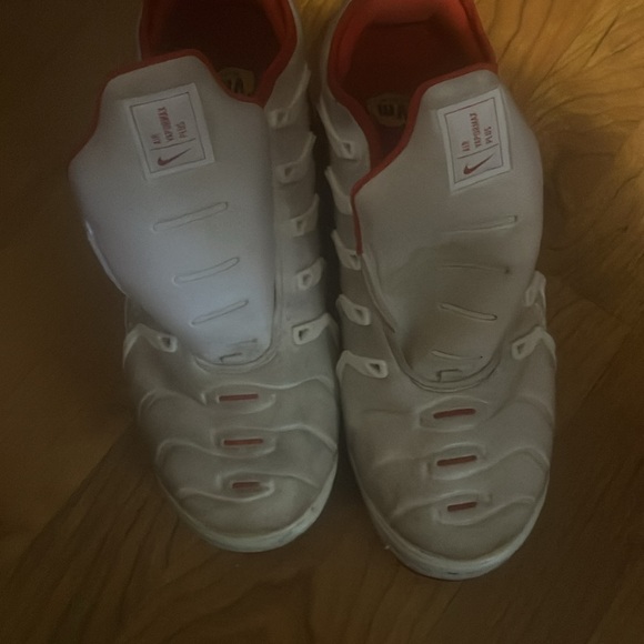 Nike air vapor max red and whites 11.5 men - Picture 4 of 5